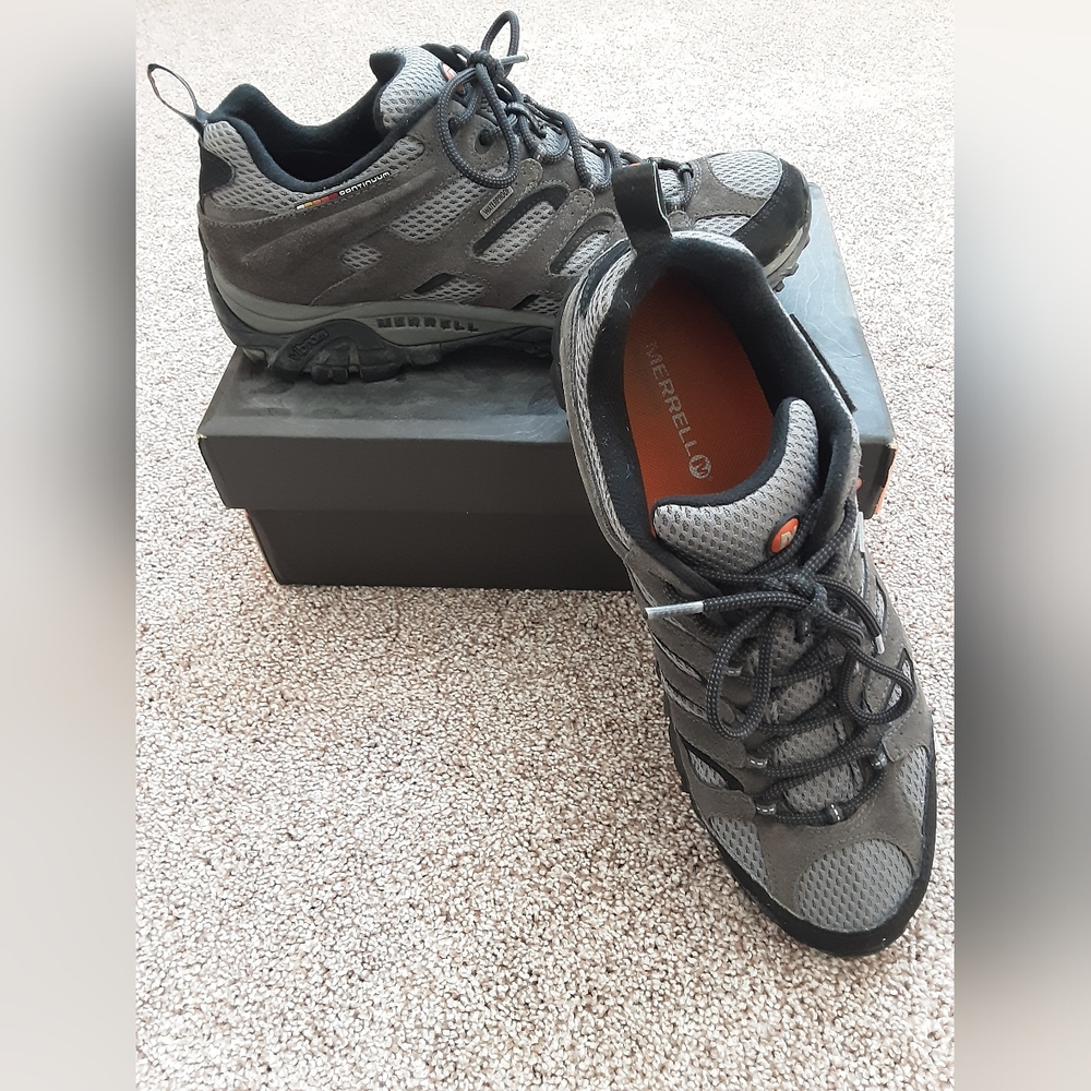 Merrell Moab Waterproof hiking shoes  /  Size 12  /  Used